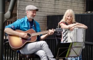 Duo Wenhon kitaristi ja haitaristi